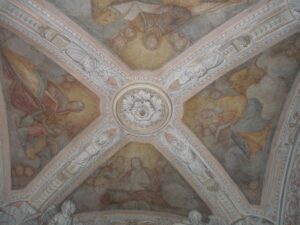 Messi in luce gli affreschi della chiesa di San Barnaba